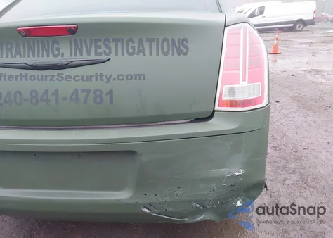 2013 Chrysler 300C z USA, uszkodzony, nr VIN 2C3CCAET1DH568907